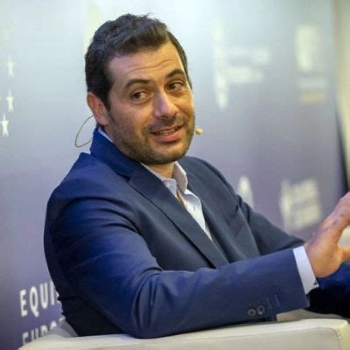 
Carlos Cagigal Height, Weight, Net Worth, Age, Birthday, Wikipedia, Who, Instagram, Biography 