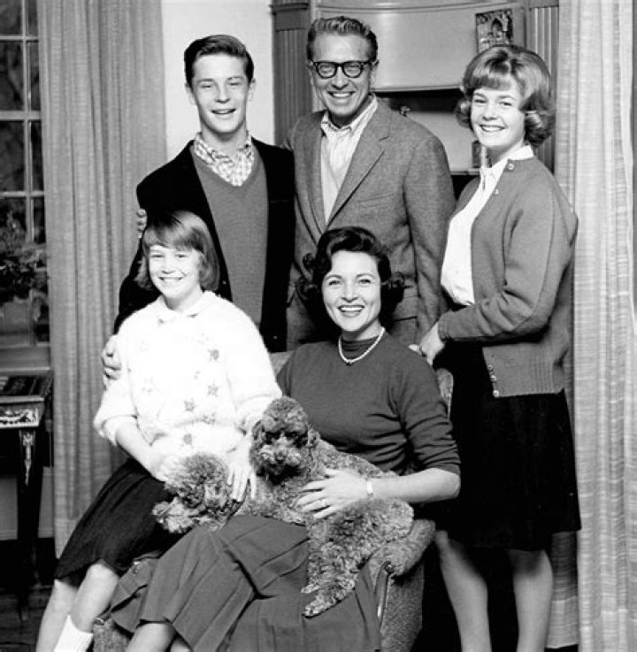 
Who Is Sarah Ludden, Allen Ludden’s Daughter and Betty White’s Step-Daughter? 